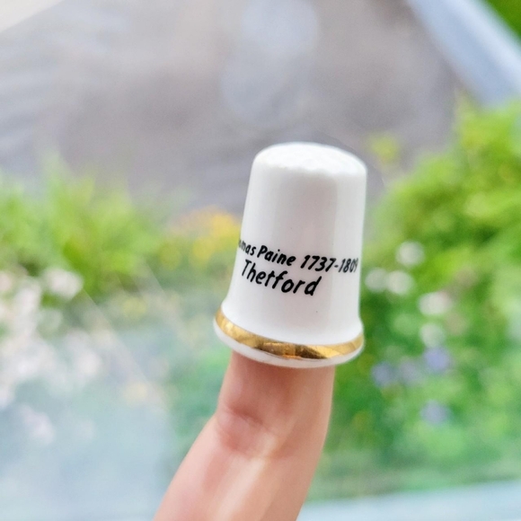 Vintage Thomas Paine Fine Bone China Collectible Thimble - Picture 6 of 8